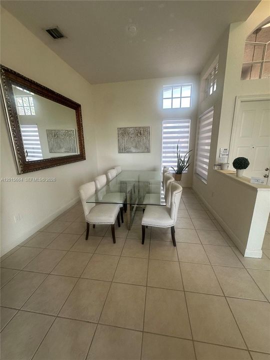En Renta: $5,950 (5 camas, 3 baños, 2917 Pies cuadrados)