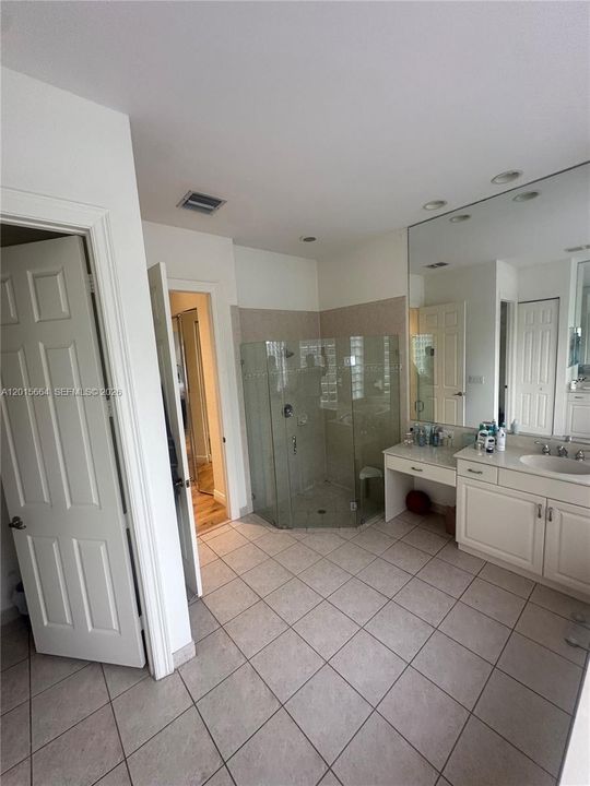 En Renta: $5,950 (5 camas, 3 baños, 2917 Pies cuadrados)