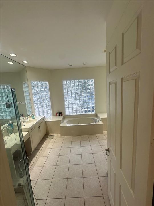 En Renta: $5,950 (5 camas, 3 baños, 2917 Pies cuadrados)