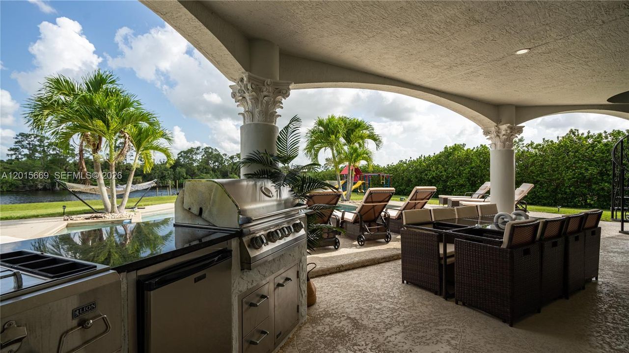 For Rent: $13,995 (9 beds, 5 baths, 4939 Square Feet)