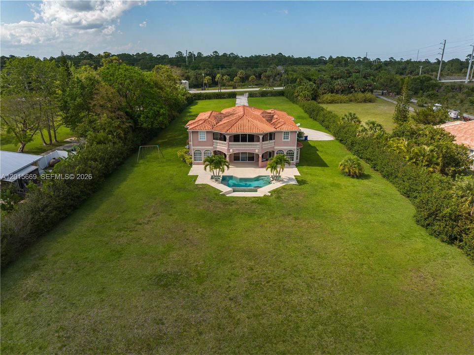 For Rent: $13,995 (9 beds, 5 baths, 4939 Square Feet)