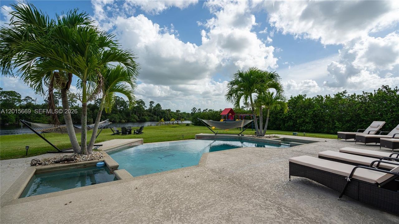 For Rent: $13,995 (9 beds, 5 baths, 4939 Square Feet)