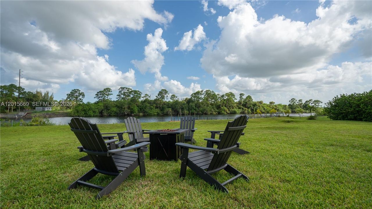 For Rent: $13,995 (9 beds, 5 baths, 4939 Square Feet)