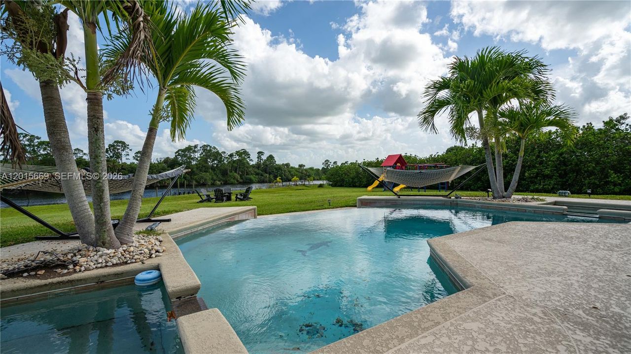 For Rent: $13,995 (9 beds, 5 baths, 4939 Square Feet)