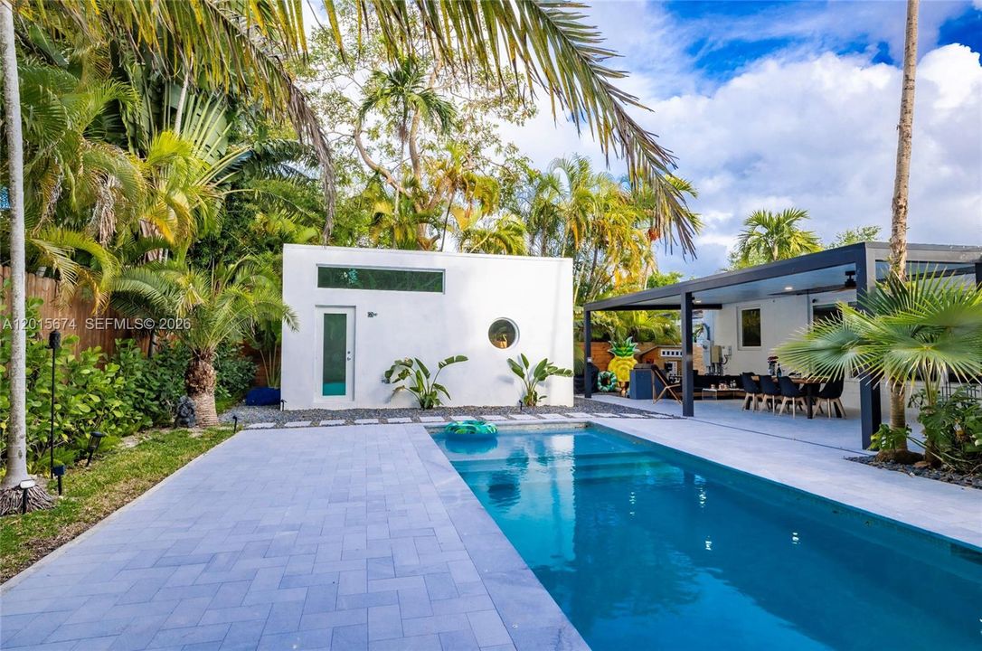 En Venta: $1,400,000 (3 camas, 2 baños, 1732 Pies cuadrados)