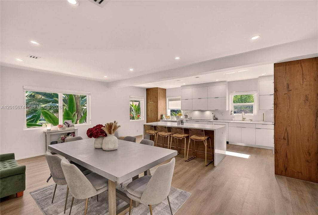 En Venta: $1,400,000 (3 camas, 2 baños, 1732 Pies cuadrados)