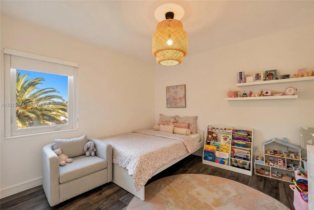 En Venta: $1,400,000 (3 camas, 2 baños, 1732 Pies cuadrados)