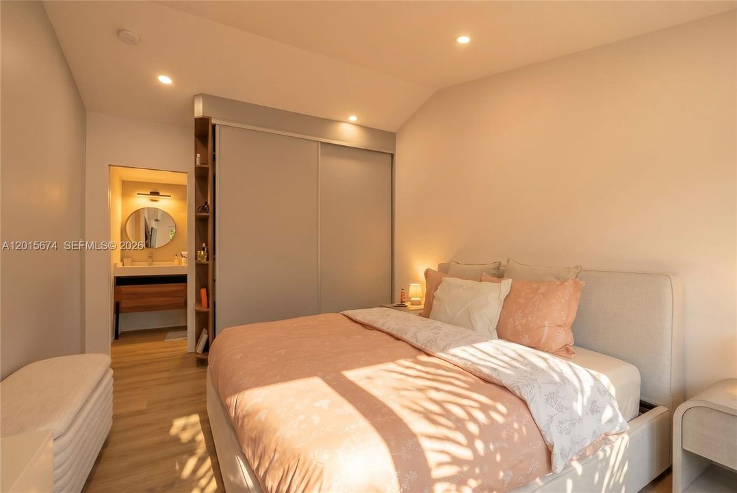 En Venta: $1,400,000 (3 camas, 2 baños, 1732 Pies cuadrados)