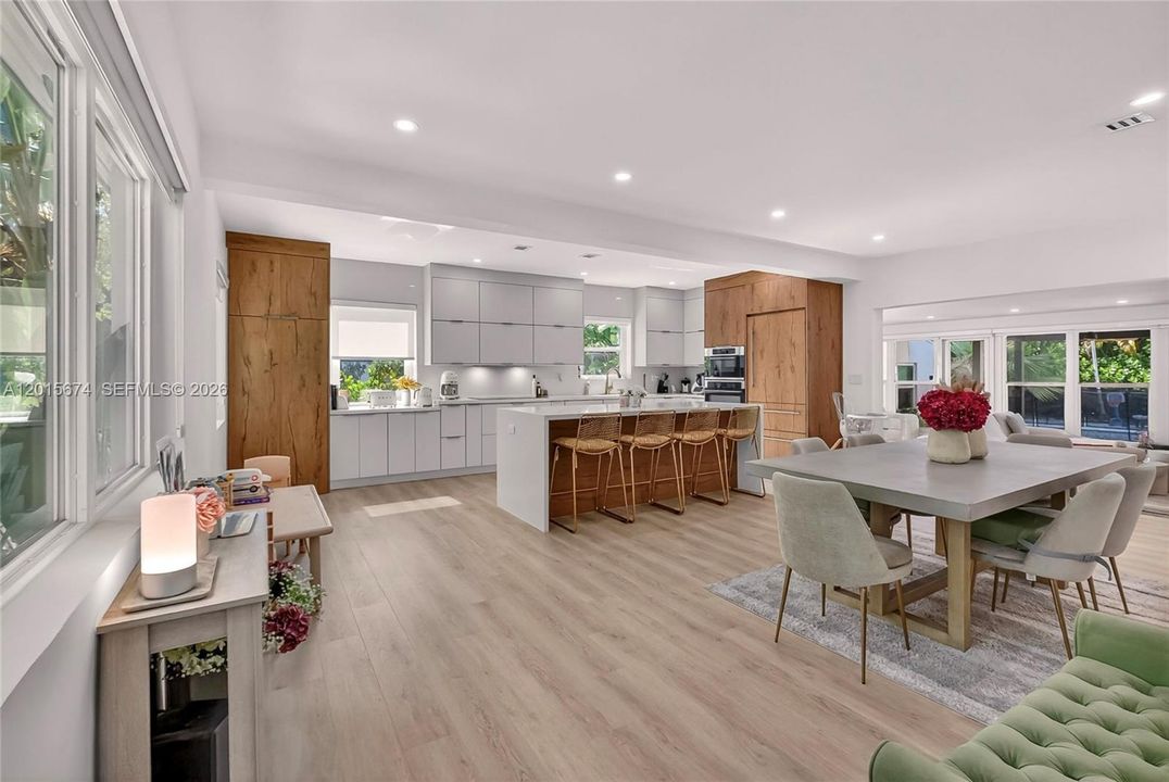 En Venta: $1,400,000 (3 camas, 2 baños, 1732 Pies cuadrados)