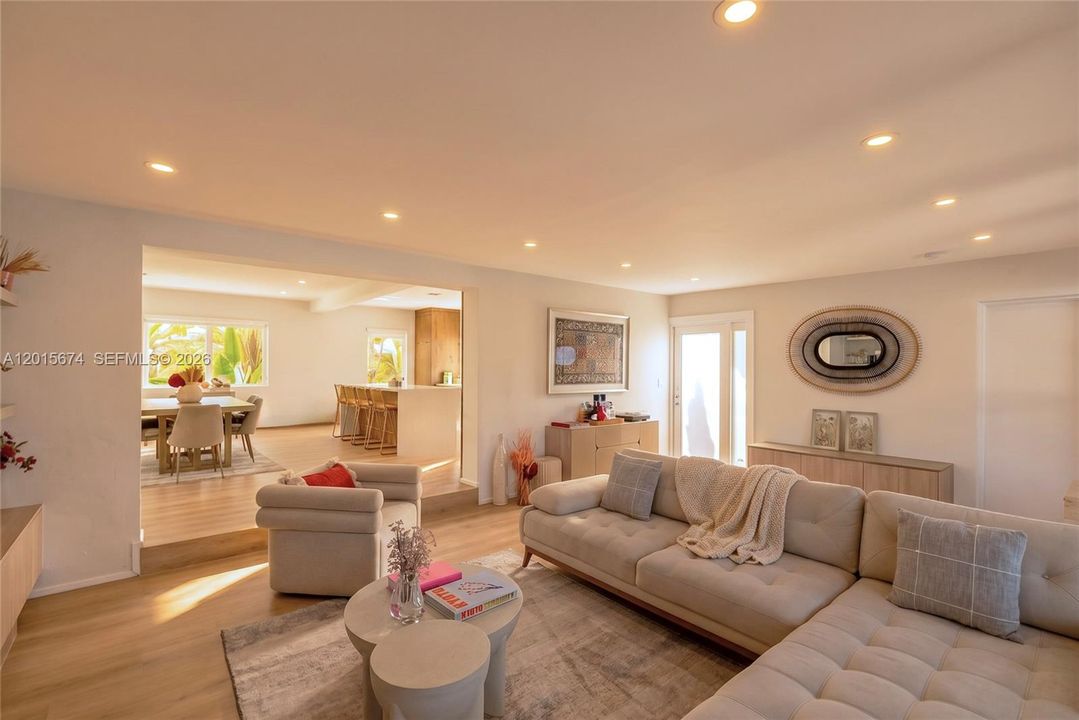 En Venta: $1,400,000 (3 camas, 2 baños, 1732 Pies cuadrados)