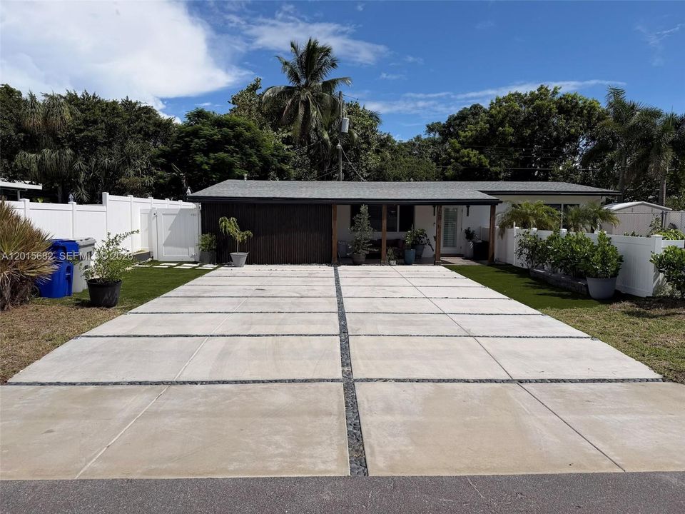En Venta: $715,000 (3 camas, 2 baños, 0 Pies cuadrados)