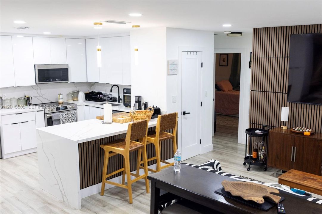 En Venta: $715,000 (3 camas, 2 baños, 0 Pies cuadrados)