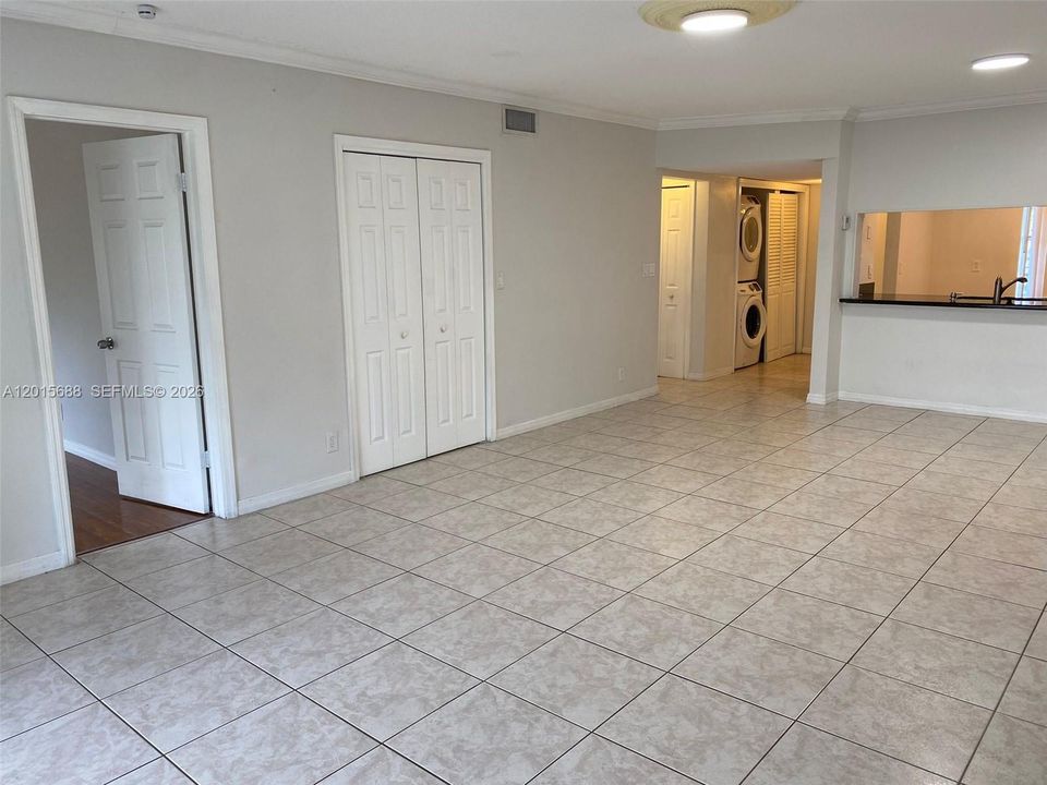 For Sale: $219,000 (2 beds, 2 baths, 1250 Square Feet)
