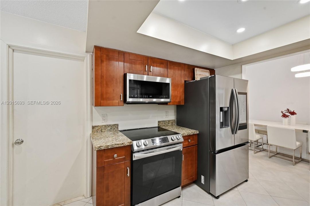 For Sale: $650,000 (3 beds, 2 baths, 1377 Square Feet)