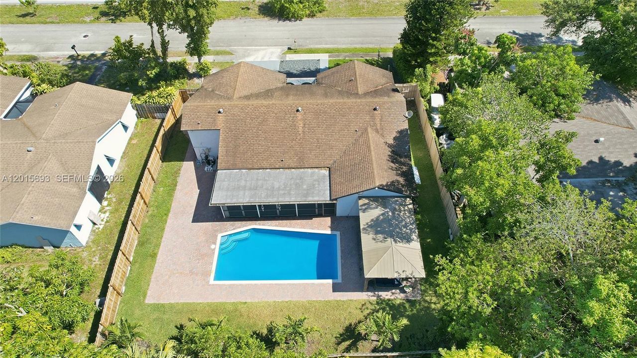 For Sale: $650,000 (3 beds, 2 baths, 1377 Square Feet)