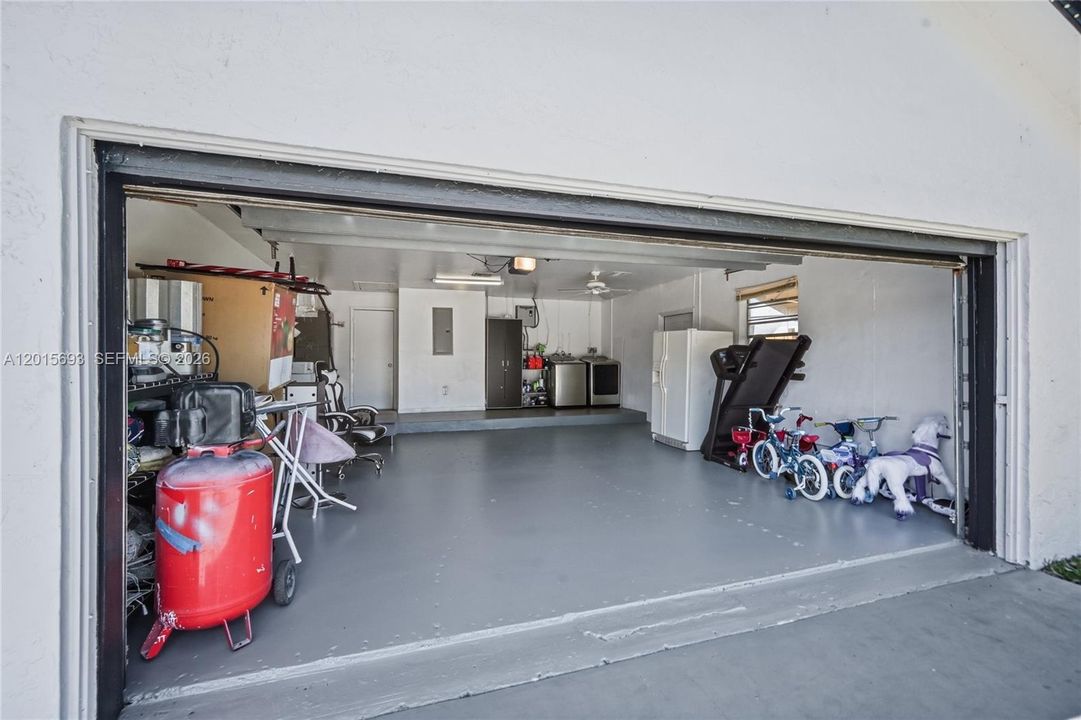 For Sale: $650,000 (3 beds, 2 baths, 1377 Square Feet)