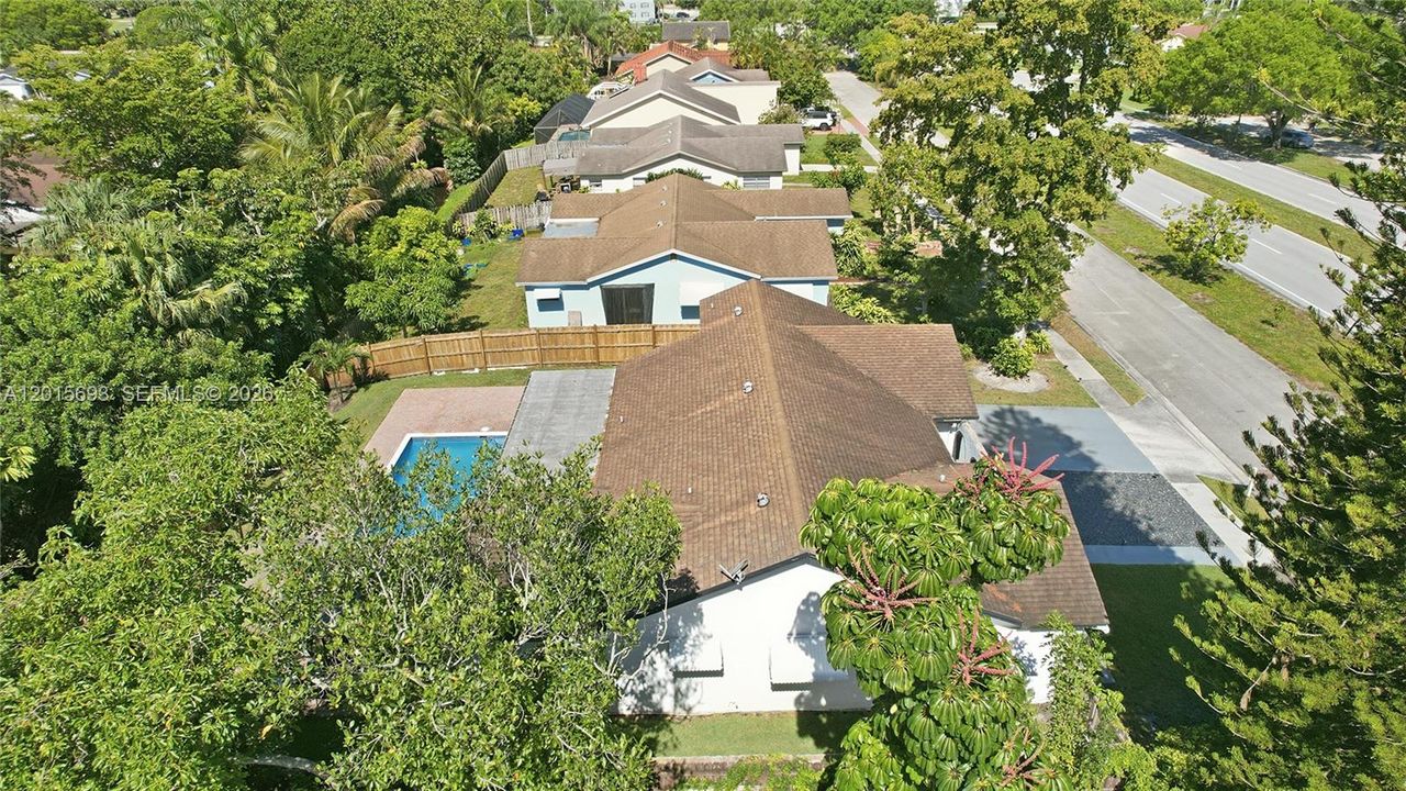 For Sale: $650,000 (3 beds, 2 baths, 1377 Square Feet)