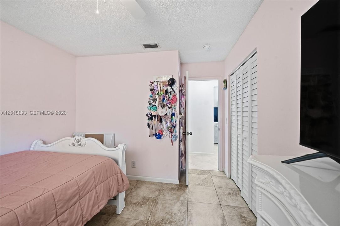 For Sale: $650,000 (3 beds, 2 baths, 1377 Square Feet)