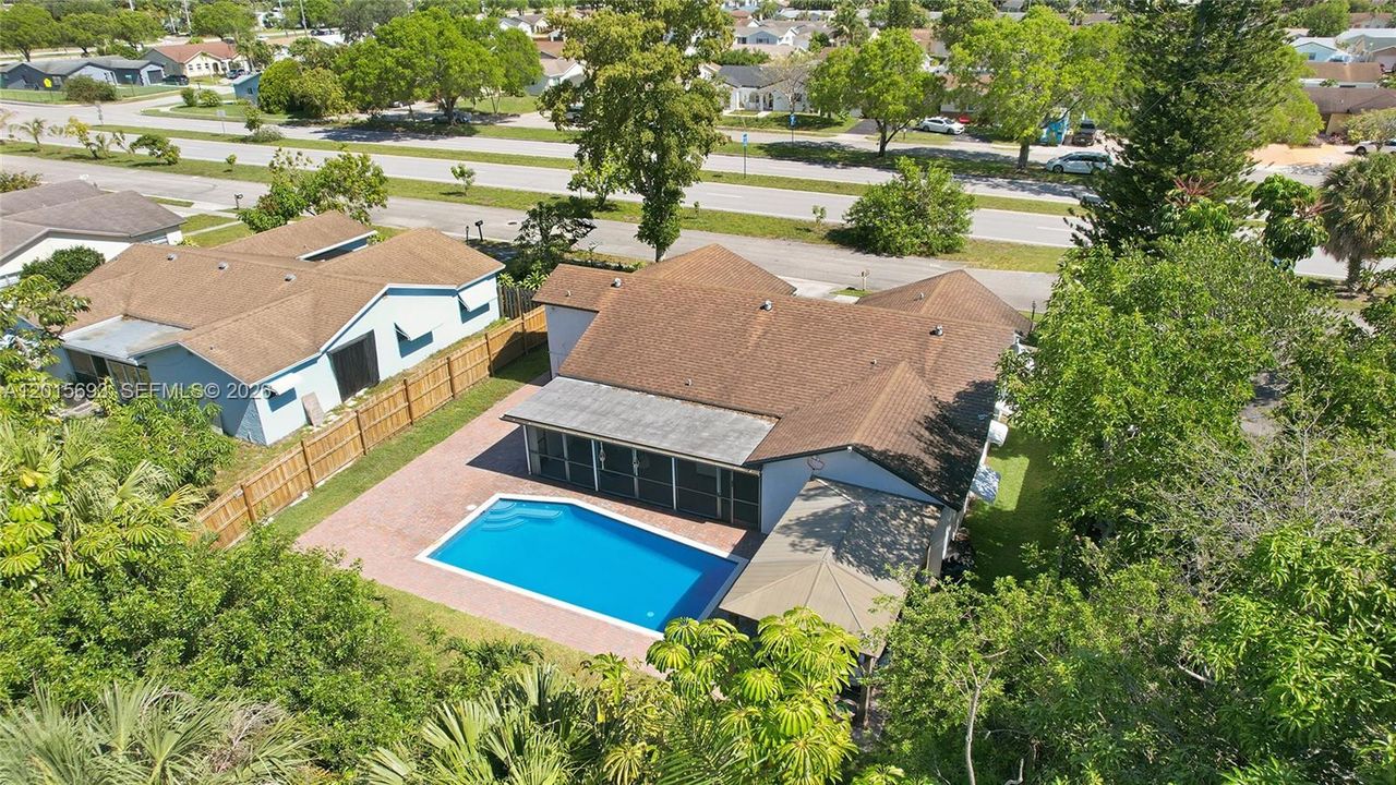 For Sale: $650,000 (3 beds, 2 baths, 1377 Square Feet)