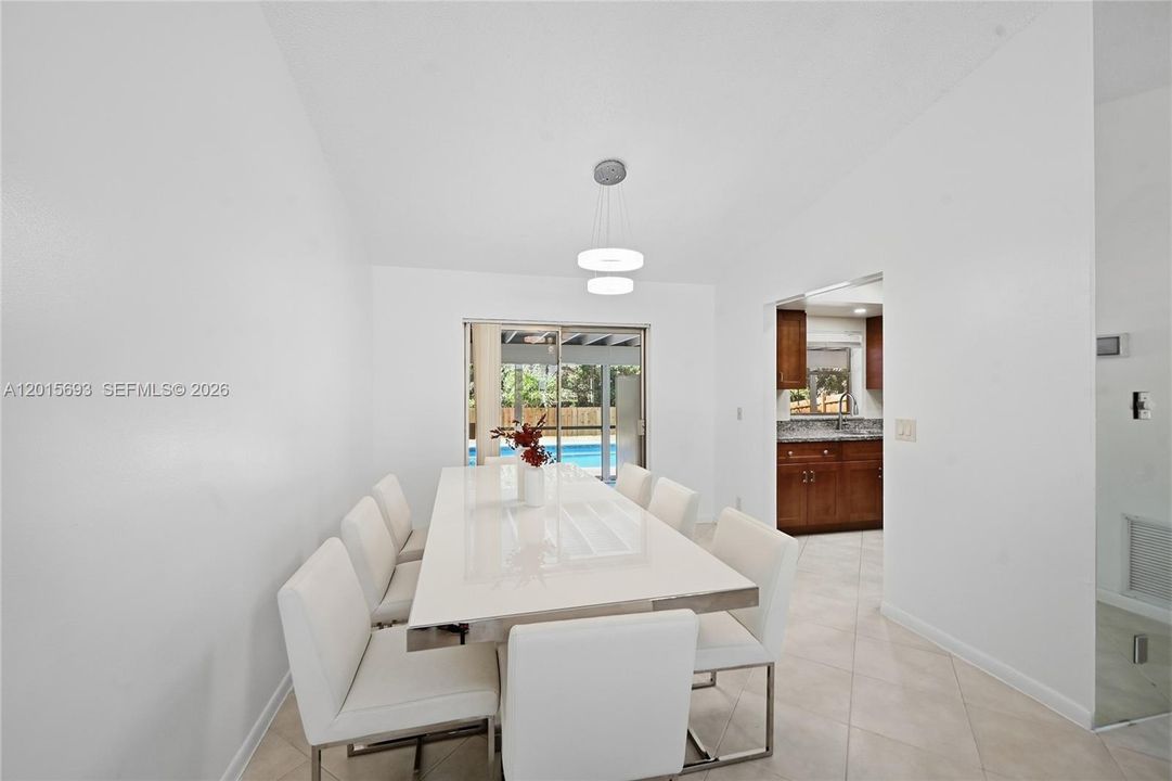 For Sale: $650,000 (3 beds, 2 baths, 1377 Square Feet)