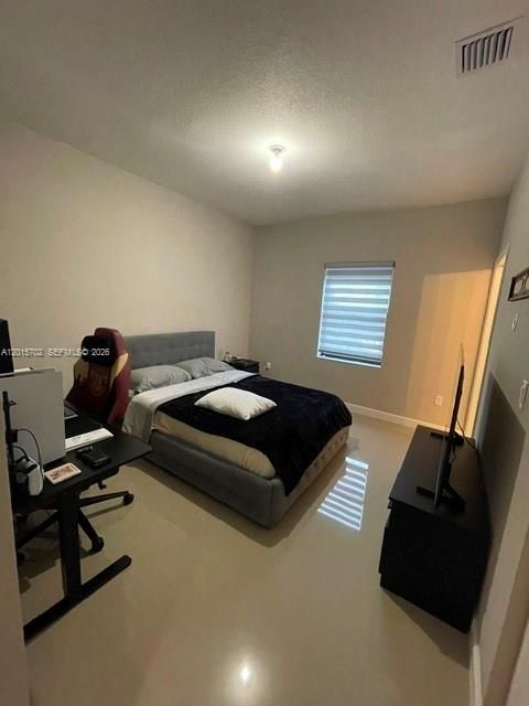 En Venta: $1,148,000 (4 camas, 3 baños, 2804 Pies cuadrados)