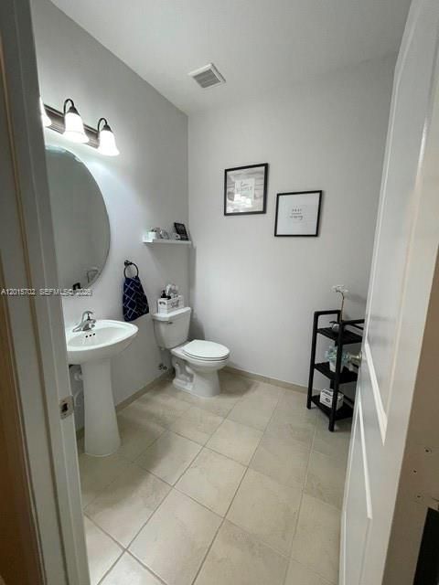 En Venta: $1,148,000 (4 camas, 3 baños, 2804 Pies cuadrados)