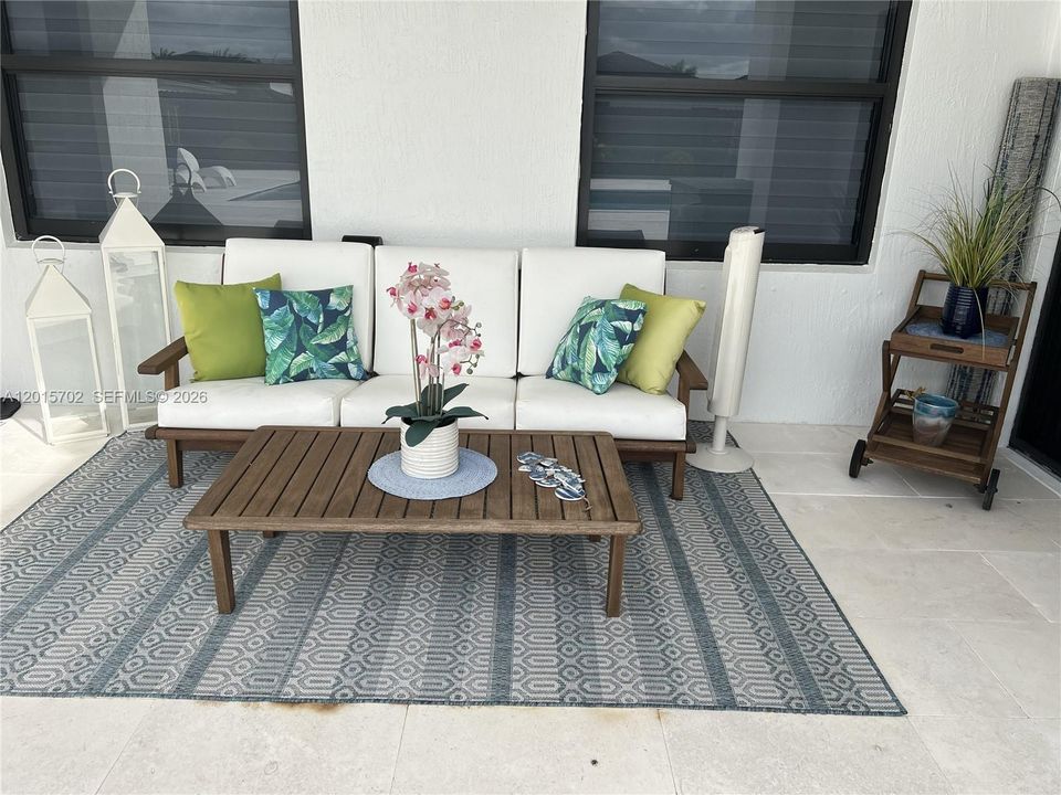 En Venta: $1,148,000 (4 camas, 3 baños, 2804 Pies cuadrados)
