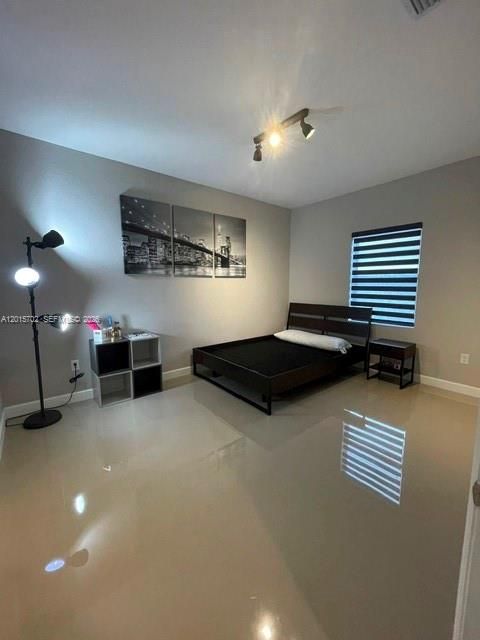 En Venta: $1,148,000 (4 camas, 3 baños, 2804 Pies cuadrados)