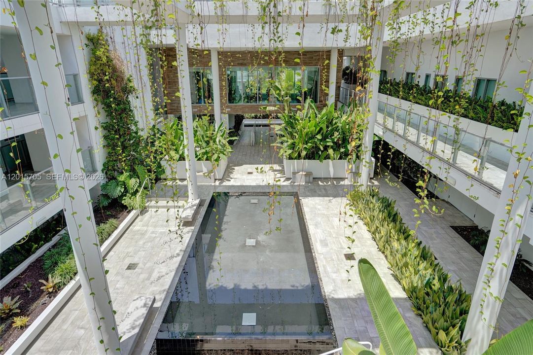На продажу: $2,525,000 (2 спален, 2 ванн, 1440 Квадратных фут)