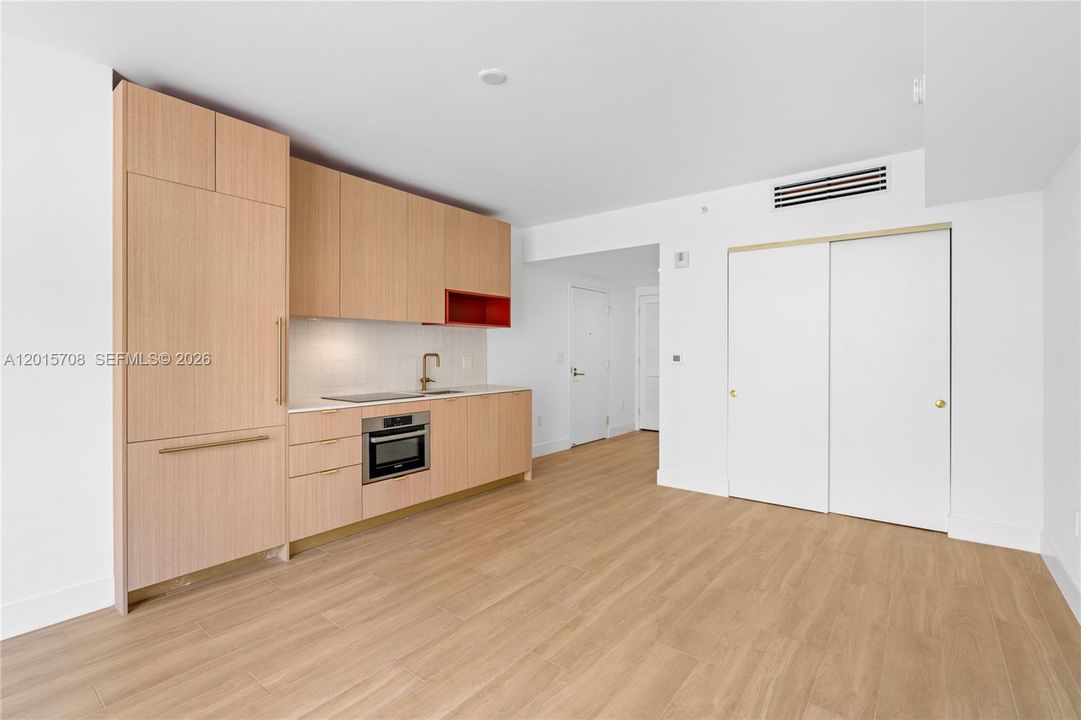 На продажу: $499,000 (0 спален, 1 ванн, 462 Квадратных фут)