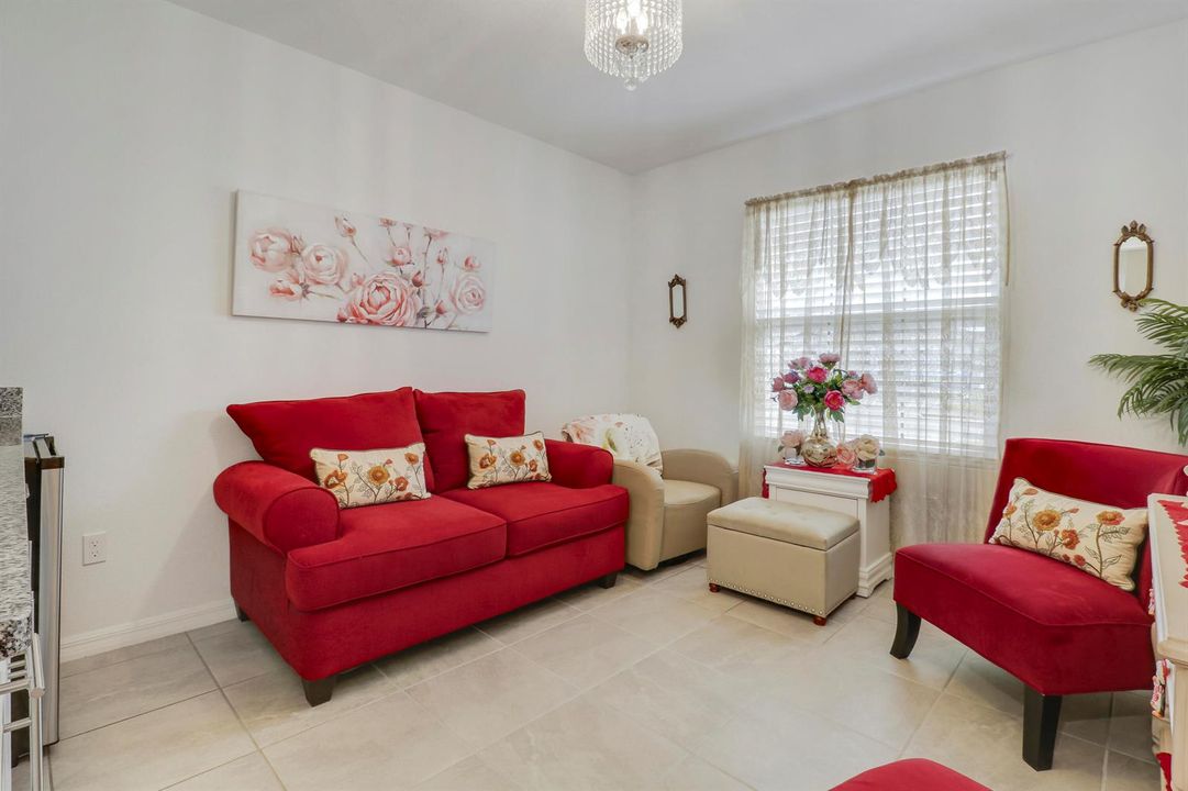 Extra Suite Living Room