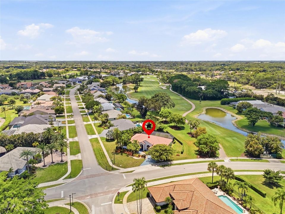En Renta: $10,500 (3 camas, 3 baños, 2502 Pies cuadrados)