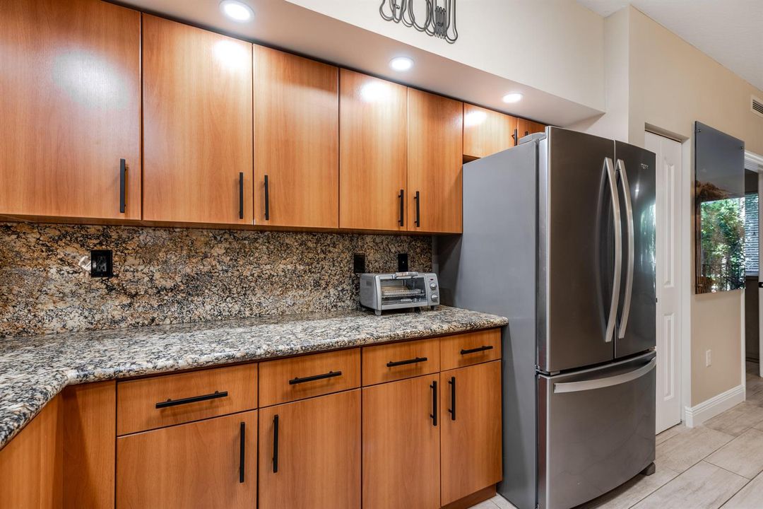 255 NE 3rd Ave #212 (8 of 32)