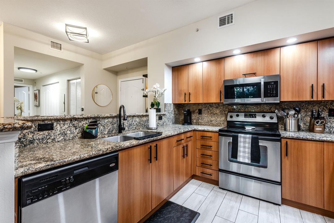 255 NE 3rd Ave #212 (6 of 32)