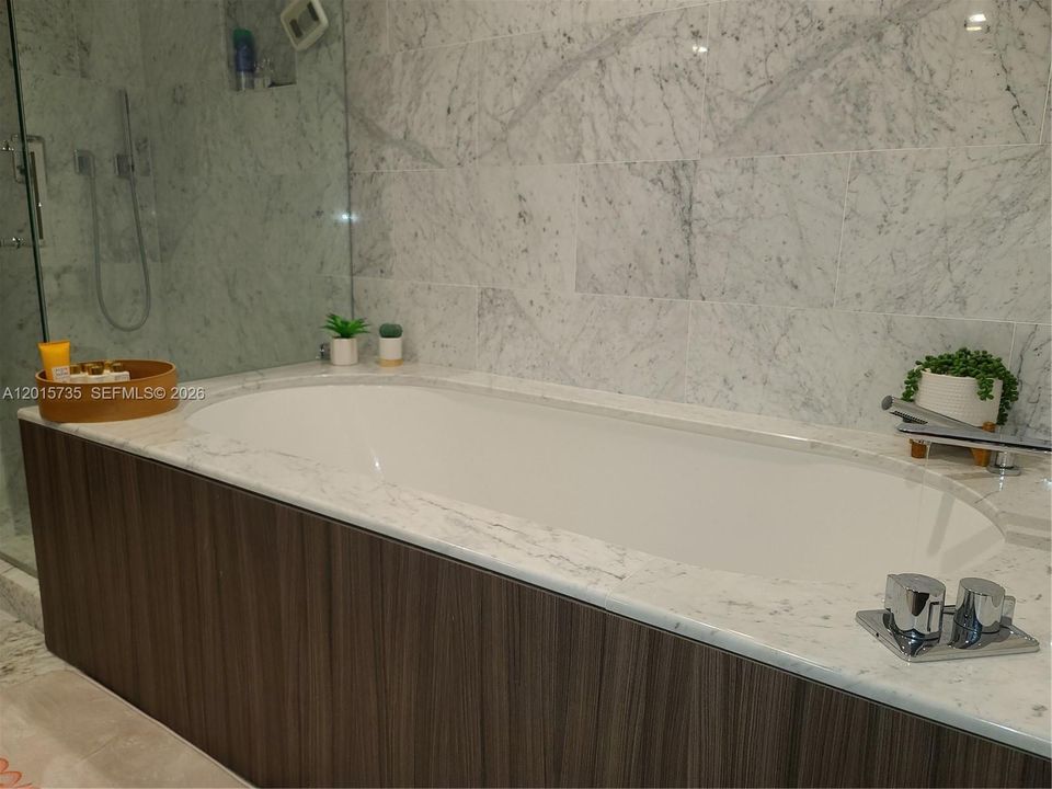 En Venta: $845,000 (1 camas, 1 baños, 839 Pies cuadrados)