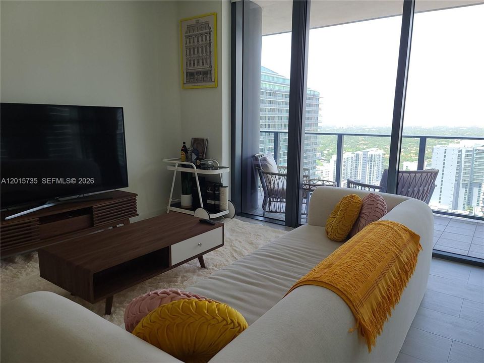 En Venta: $845,000 (1 camas, 1 baños, 839 Pies cuadrados)