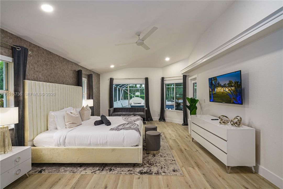 В аренду: $12,995 (8 спален, 5 ванн, 3639 Квадратных фут)