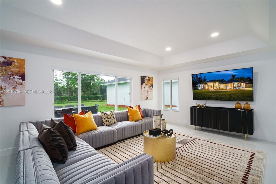 В аренду: $12,995 (8 спален, 5 ванн, 3639 Квадратных фут)