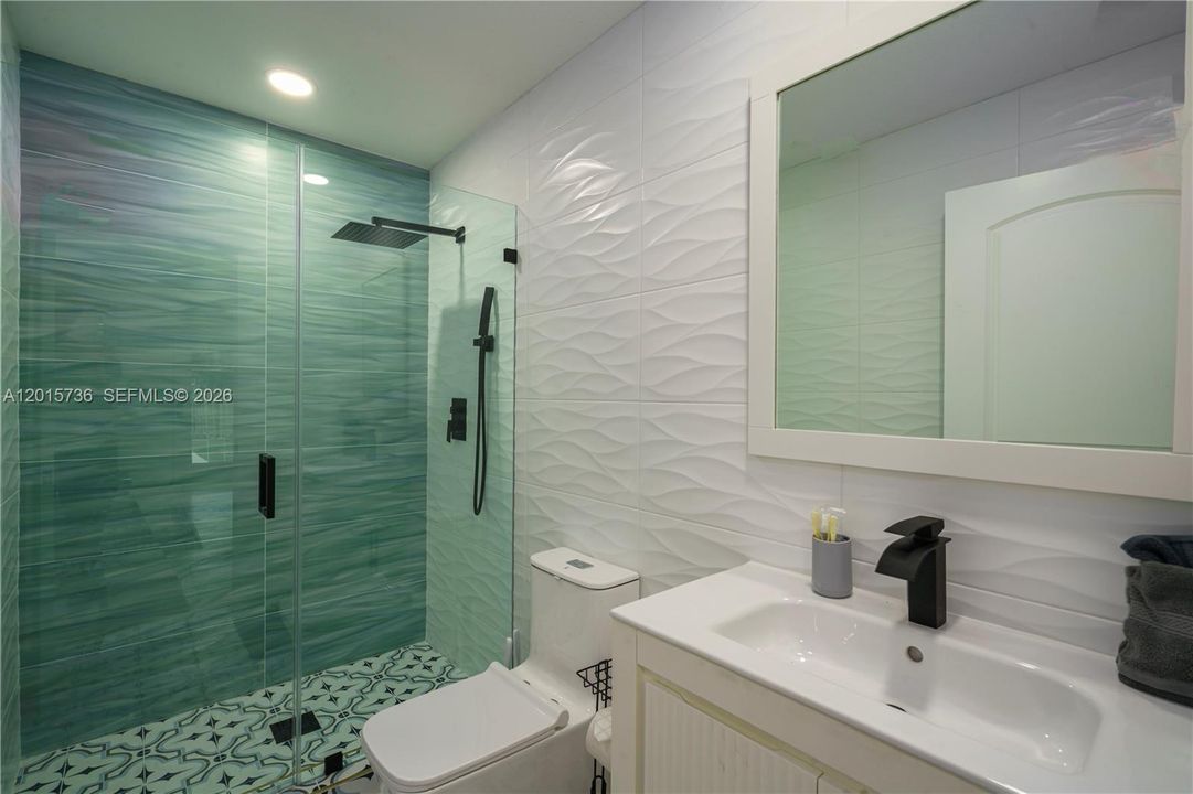 В аренду: $12,995 (8 спален, 5 ванн, 3639 Квадратных фут)