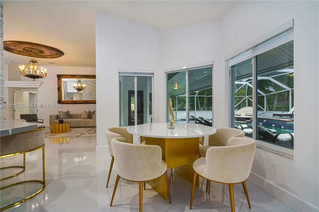 В аренду: $12,995 (8 спален, 5 ванн, 3639 Квадратных фут)