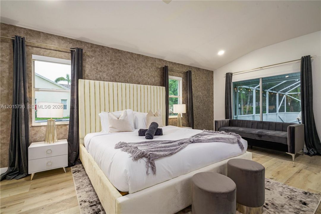В аренду: $12,995 (8 спален, 5 ванн, 3639 Квадратных фут)