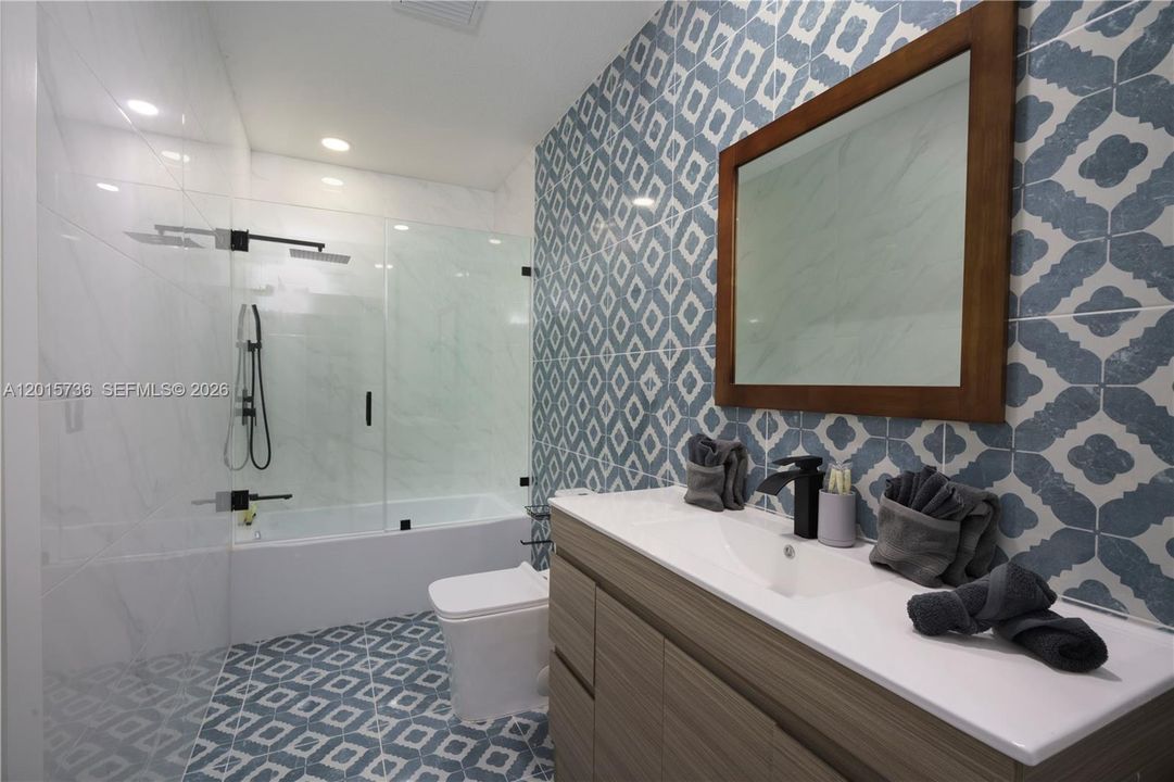 В аренду: $12,995 (8 спален, 5 ванн, 3639 Квадратных фут)