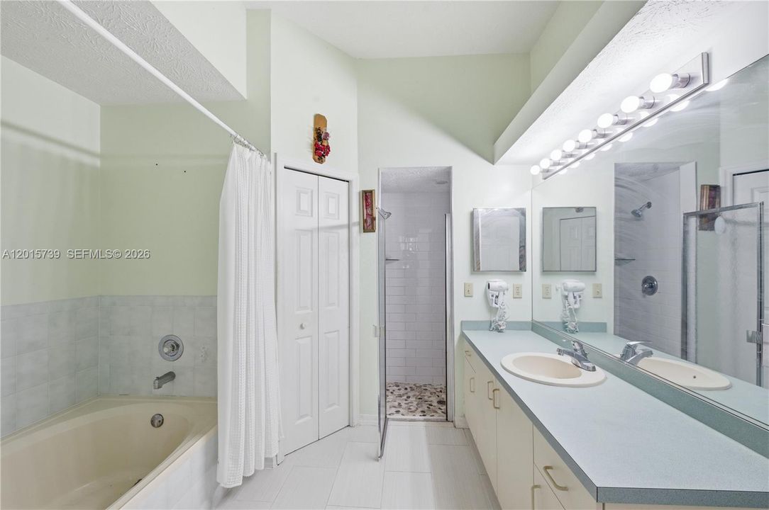 For Sale: $359,990 (3 beds, 2 baths, 1629 Square Feet)