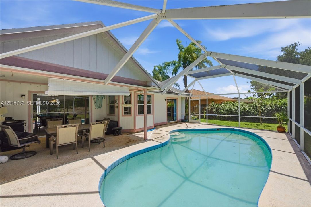 For Sale: $359,990 (3 beds, 2 baths, 1629 Square Feet)