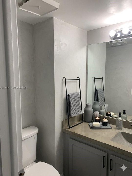 На продажу: $339,000 (2 спален, 2 ванн, 1283 Квадратных фут)