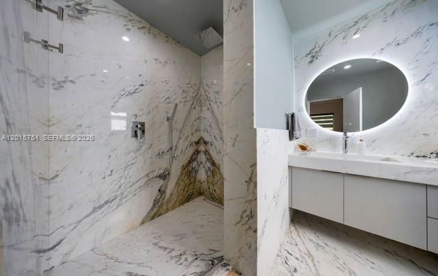 В аренду: $25,000 (5 спален, 5 ванн, 3600 Квадратных фут)