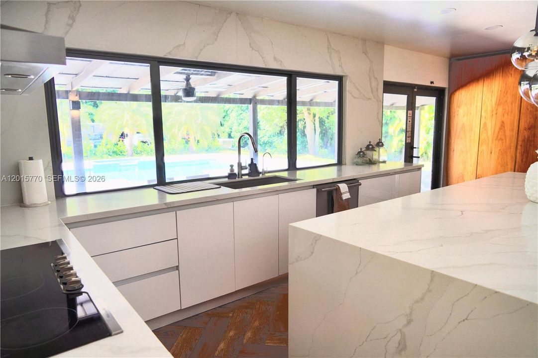 В аренду: $14,500 (4 спален, 4 ванн, 3071 Квадратных фут)
