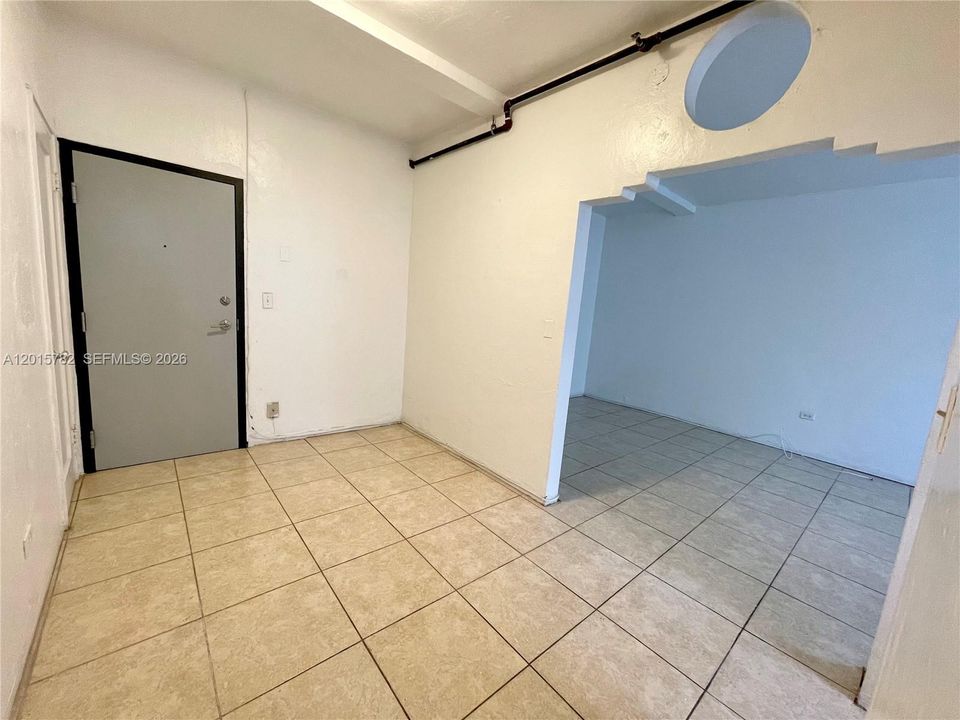 For Rent: $1,600 (0 beds, 1 baths, 325 Square Feet)
