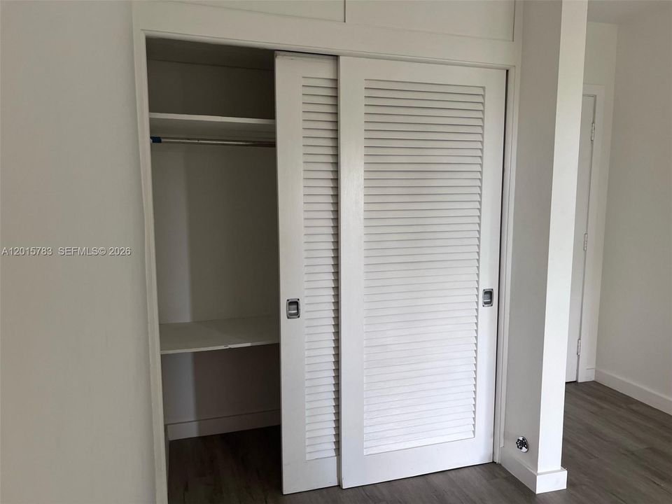 For Sale: $169,900 (1 beds, 1 baths, 640 Square Feet)