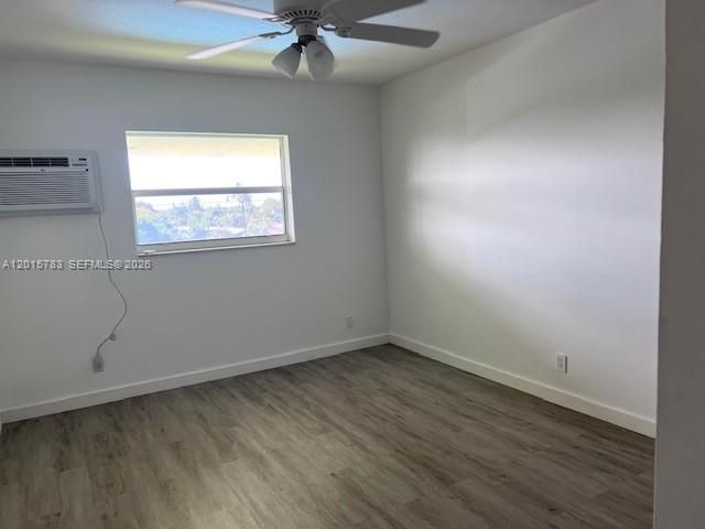 For Sale: $169,900 (1 beds, 1 baths, 640 Square Feet)